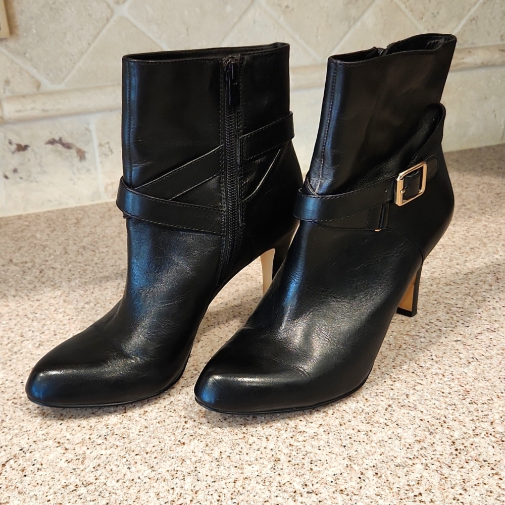 LEATHER ANKLE BOOTS